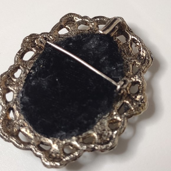 Vintage Metal Oval And Floral Embroidery Orange Flower Brooch - Picture 10 of 12